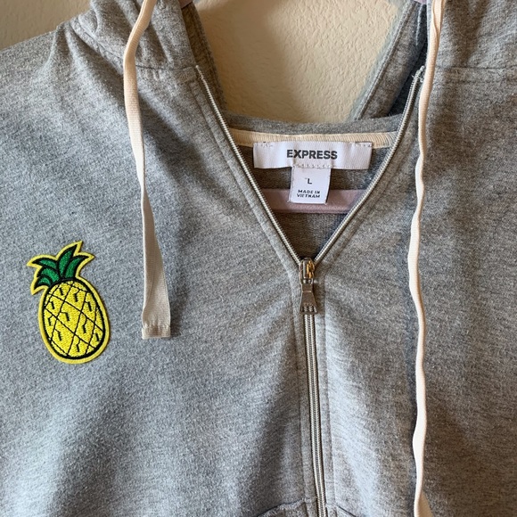 Express Other - ✨2/$10✨ One of a kind Express cropped zip up